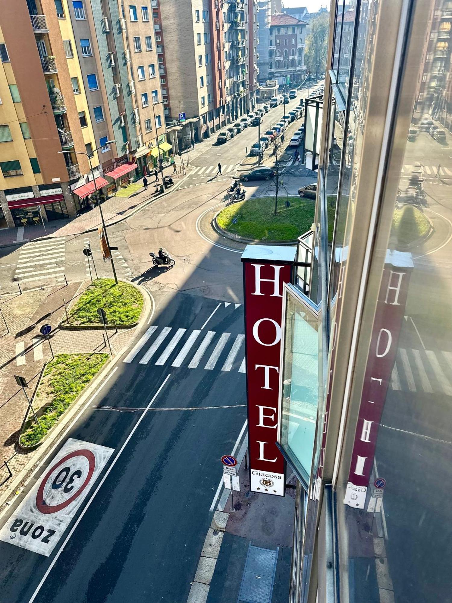 Hotel Giacosa Milánó Kültér fotó