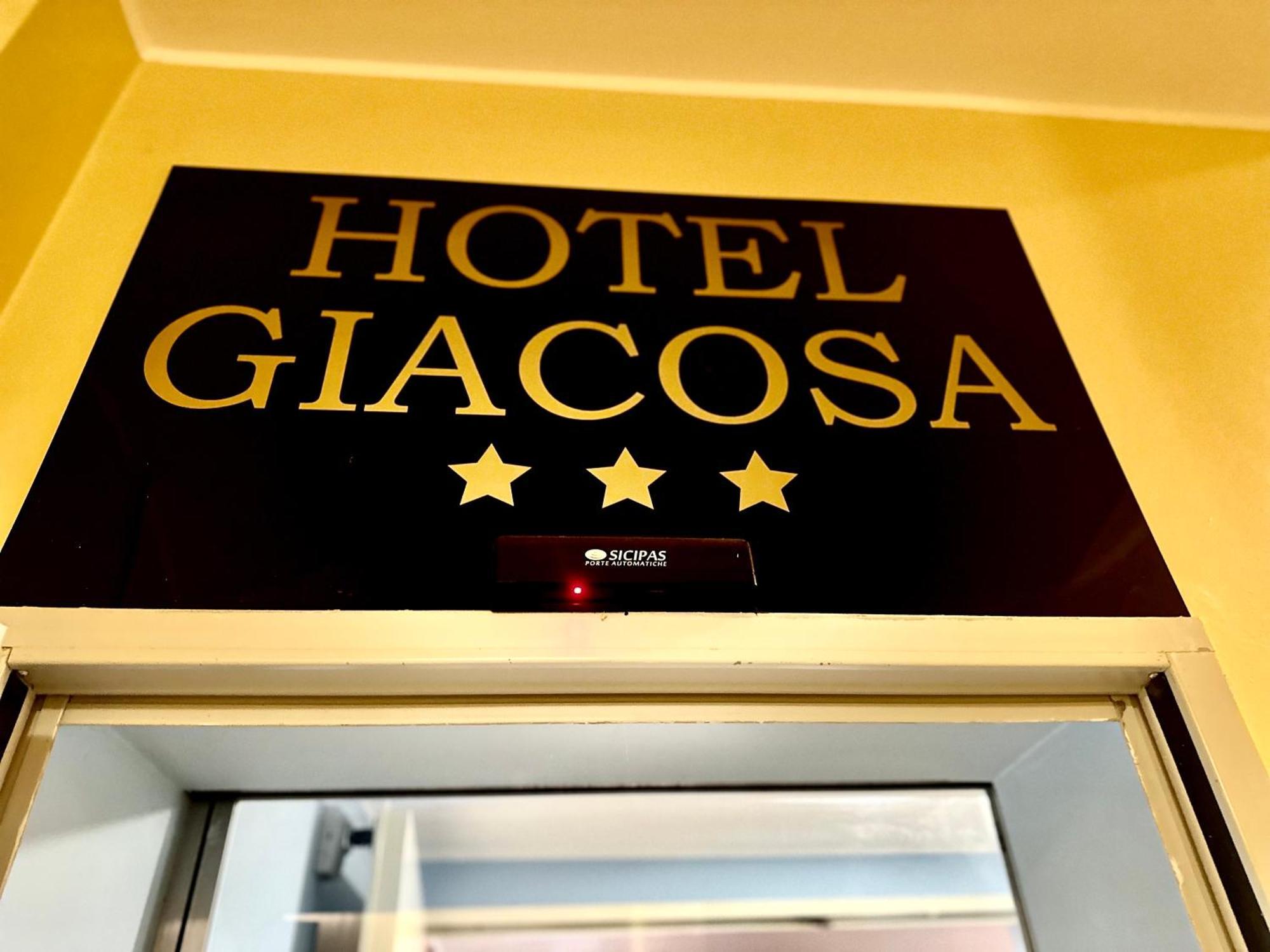 Hotel Giacosa Milánó Kültér fotó